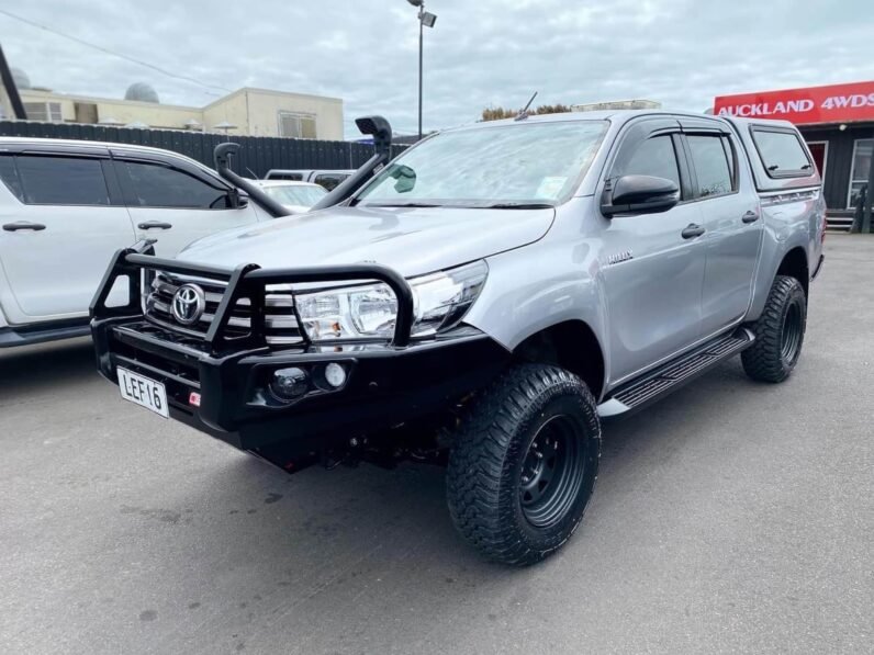 
								2018 Toyota Hilux SR full									