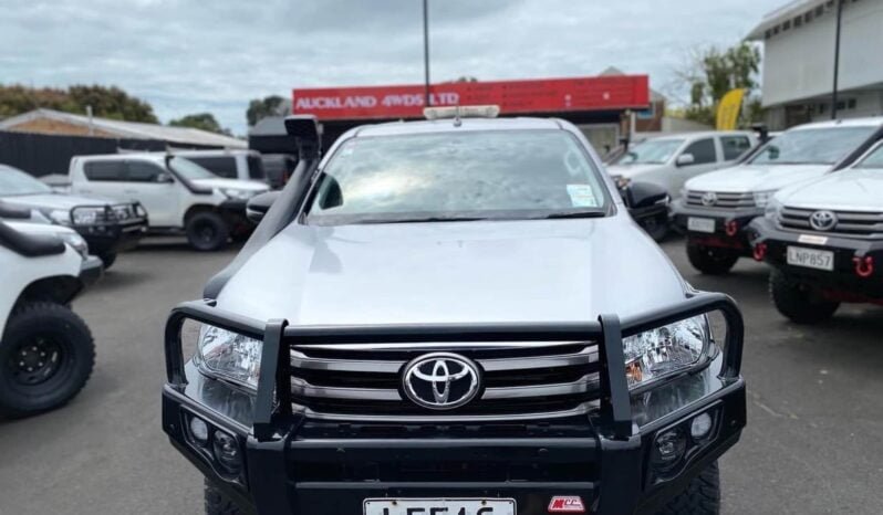 
								2018 Toyota Hilux SR full									