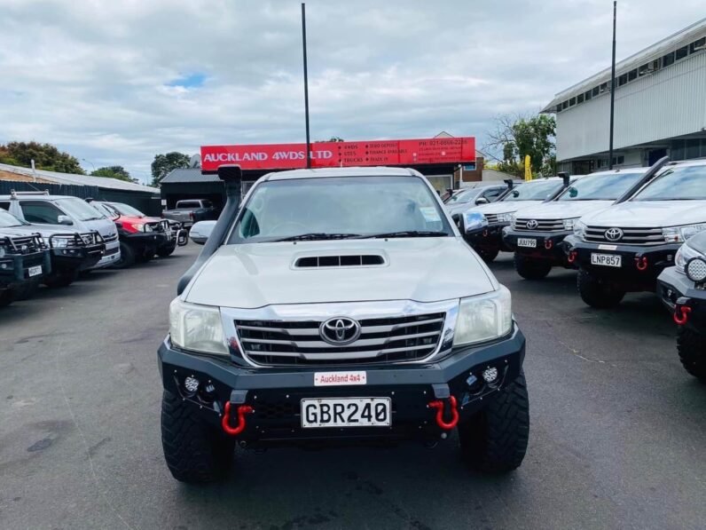 
								2011 Toyota Hilux SR5 full									