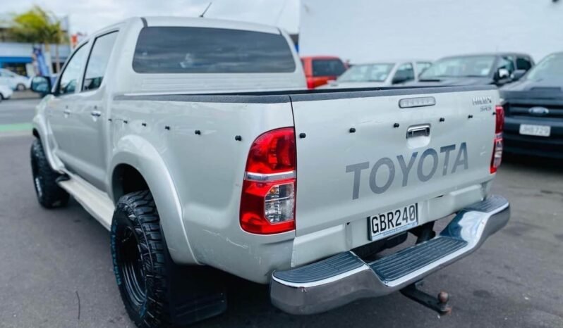 
								2011 Toyota Hilux SR5 full									
