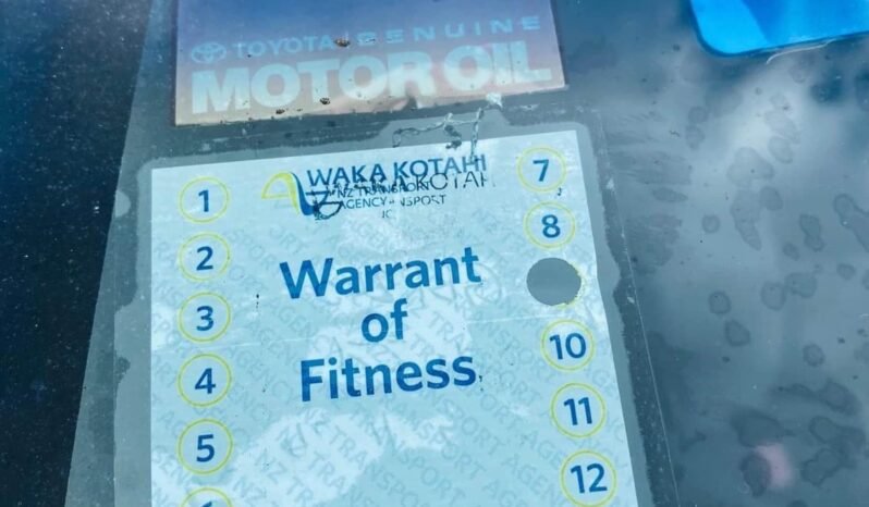 
								2011 Toyota Hilux SR5 full									