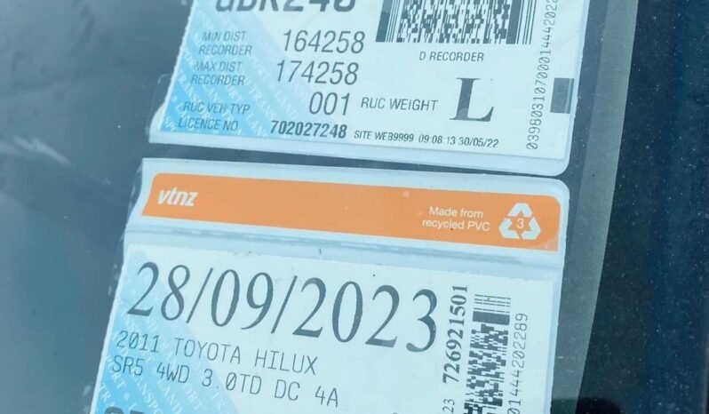 
								2011 Toyota Hilux SR5 full									