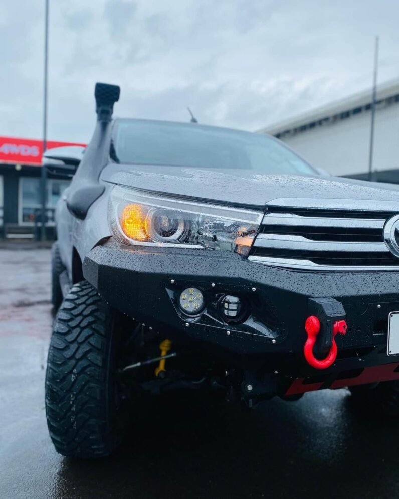 
								2017 Toyota Hilux SR5 full									