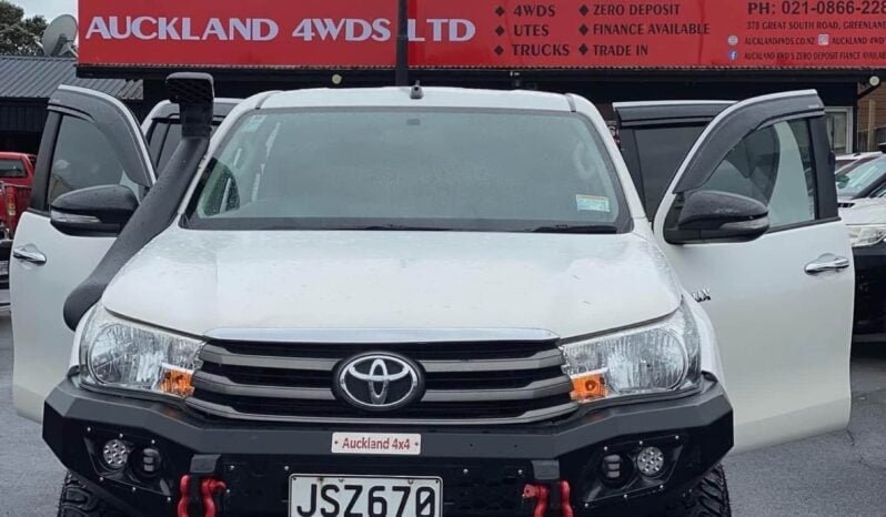 
								2016 Toyota Hilux SR full									