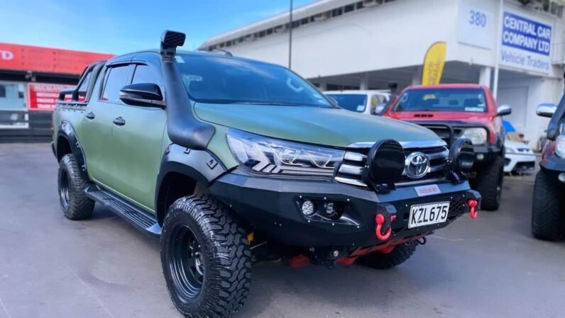 
								2017 Toyota Hilux full									