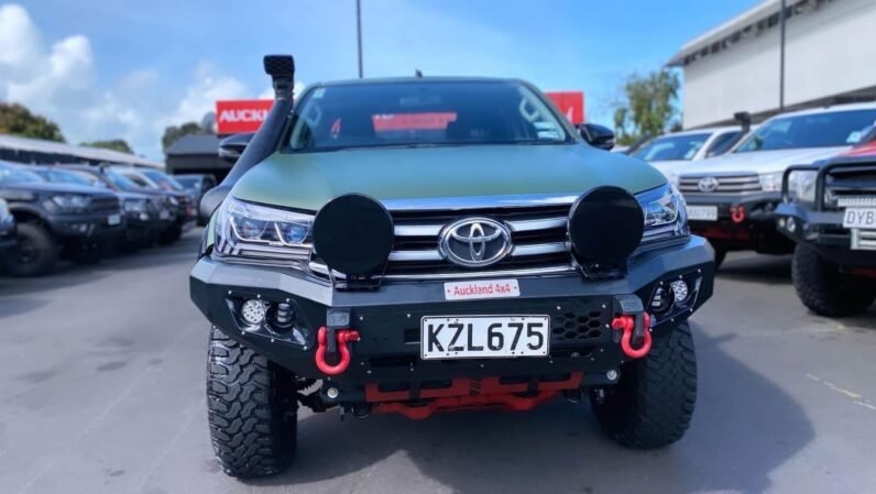 
								2017 Toyota Hilux full									