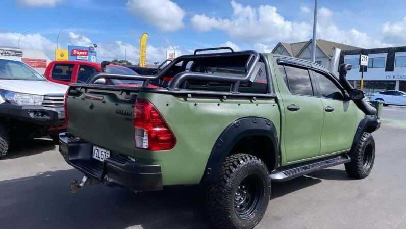 
								2017 Toyota Hilux full									