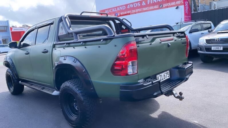 
								2017 Toyota Hilux full									