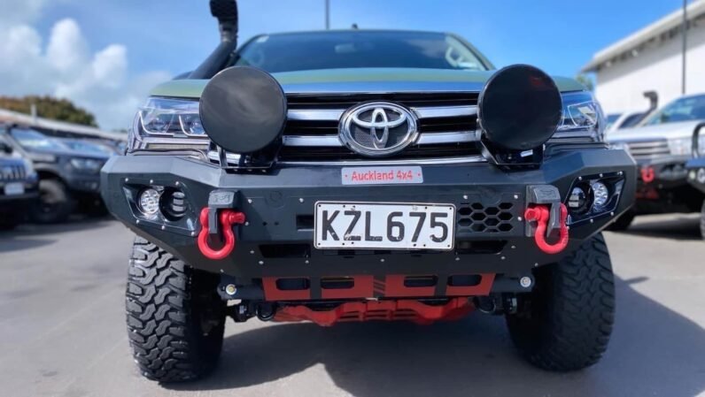 
								2017 Toyota Hilux full									