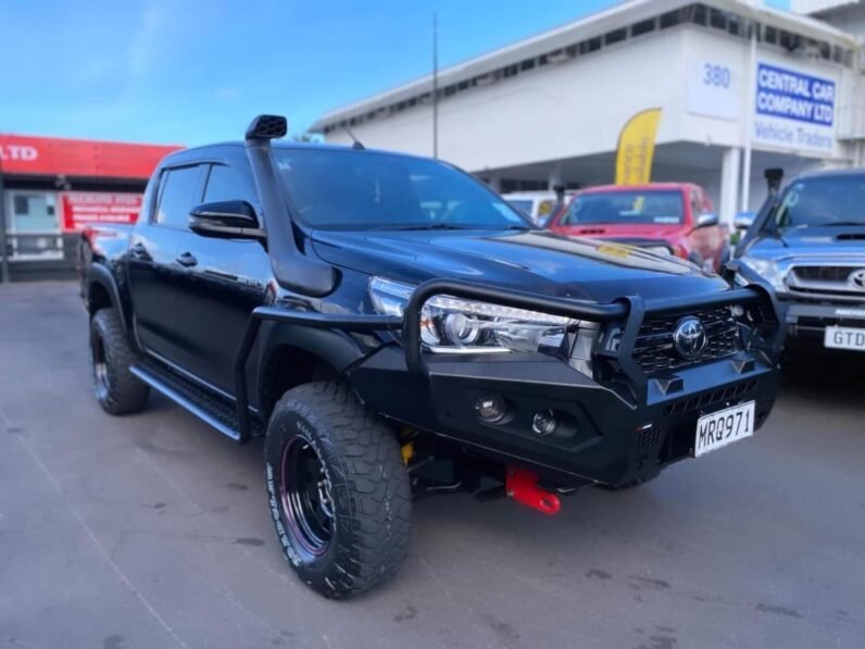 
								2020 Toyota Hilux SR5 cruiser full									