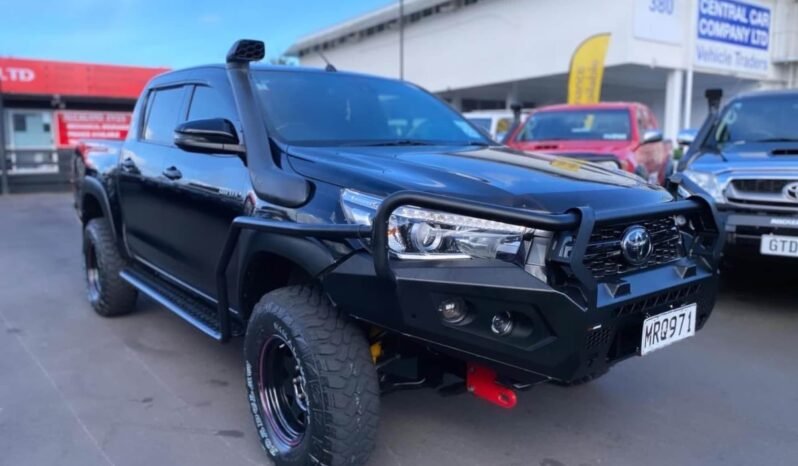 
								2020 Toyota Hilux SR5 cruiser full									