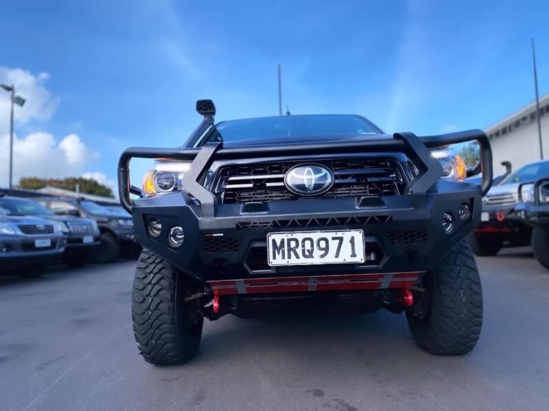 
								2020 Toyota Hilux SR5 cruiser full									