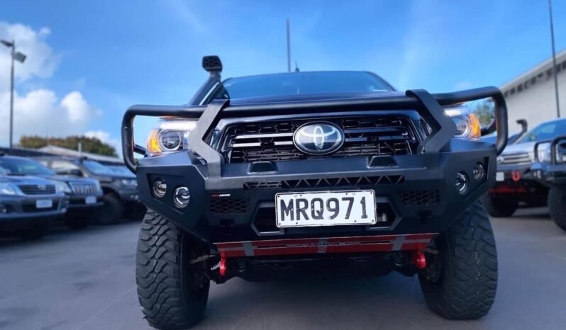
								2020 Toyota Hilux SR5 cruiser full									