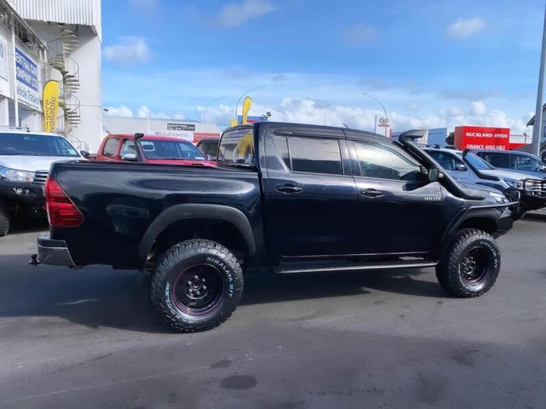
								2020 Toyota Hilux SR5 cruiser full									