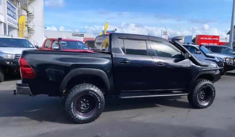 
								2020 Toyota Hilux SR5 cruiser full									