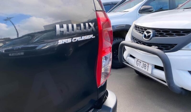 
								2020 Toyota Hilux SR5 cruiser full									