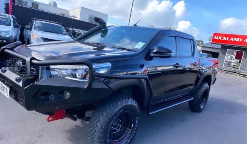 
								2020 Toyota Hilux SR5 cruiser full									
