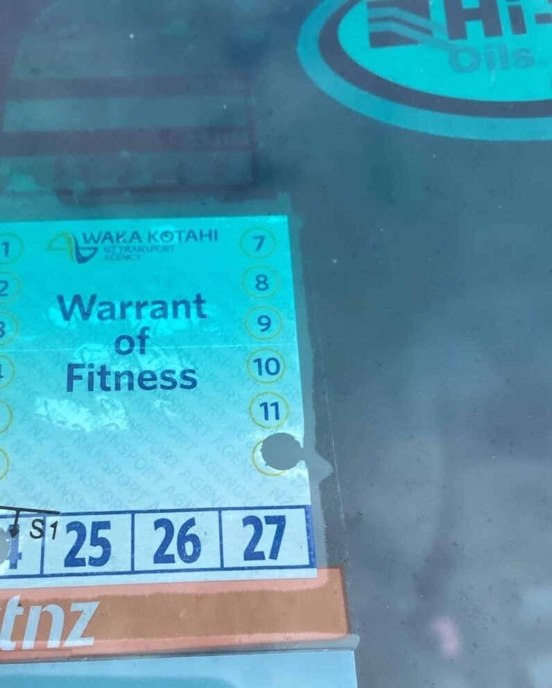 
								2006 Toyota Hilux SR5 full									