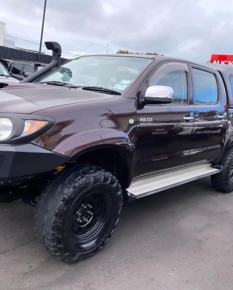 
								2006 Toyota Hilux SR5 full									