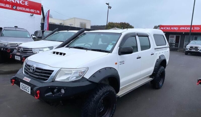 
								2012 Toyota Hilux SR. 3L full									