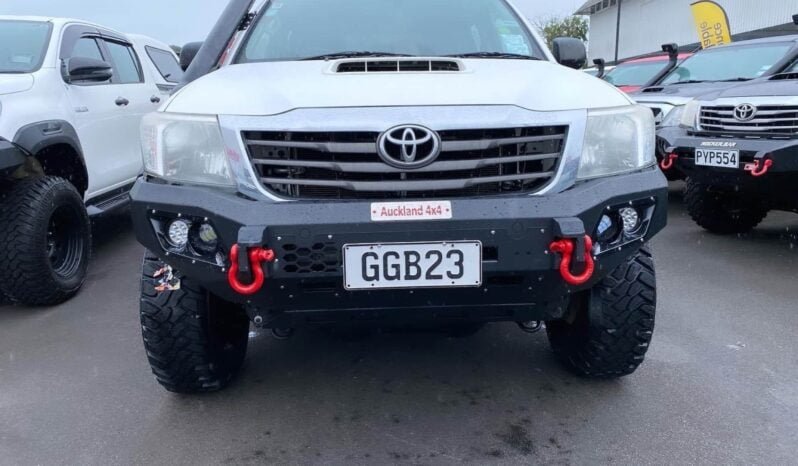 
								2012 Toyota Hilux SR. 3L full									
