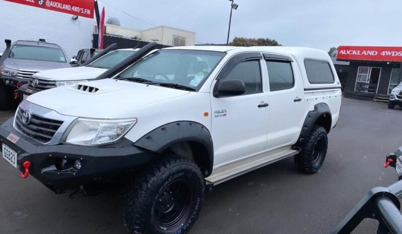 
								2012 Toyota Hilux SR. 3L full									