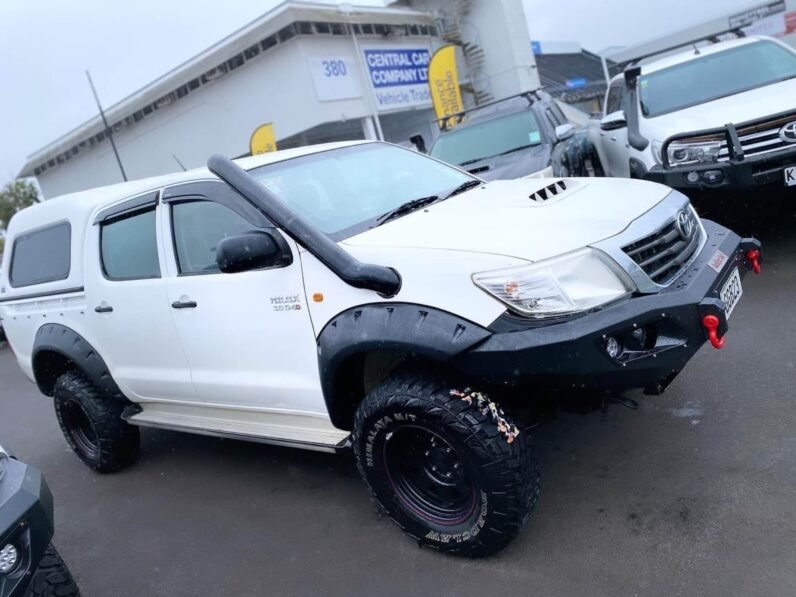 
								2012 Toyota Hilux SR. 3L full									