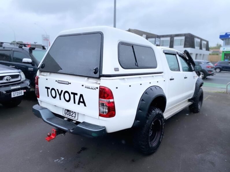
								2012 Toyota Hilux SR. 3L full									