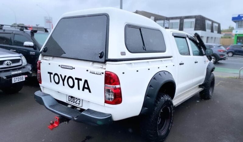 
								2012 Toyota Hilux SR. 3L full									