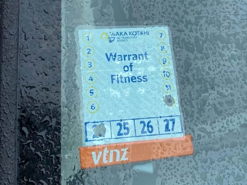 
								2012 Toyota Hilux SR. 3L full									