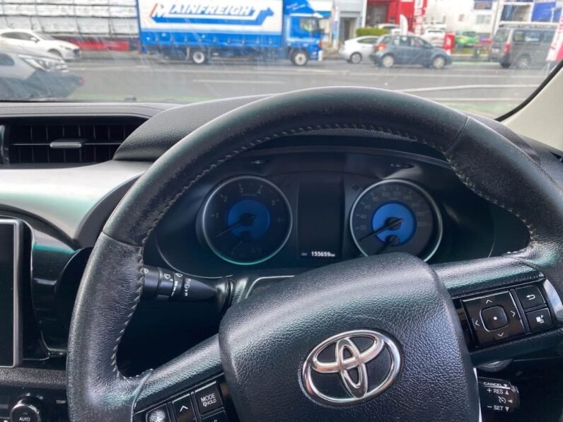 
								Toyota Hilux 2017, 4WD, SR5 full									