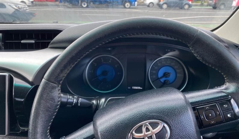 
								Toyota Hilux 2017, 4WD, SR5 full									