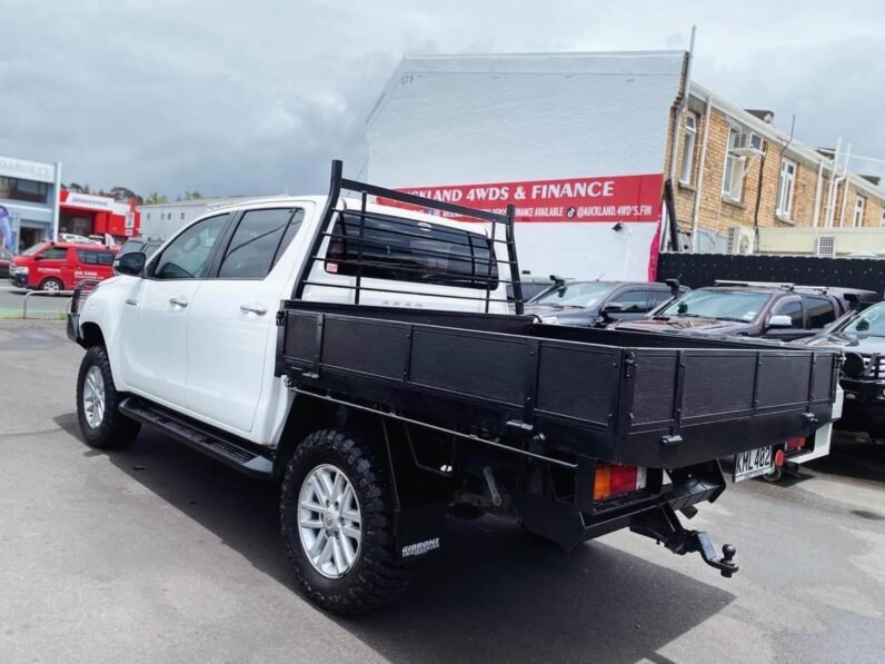 
								Toyota Hilux 2017, 4WD, SR full									
