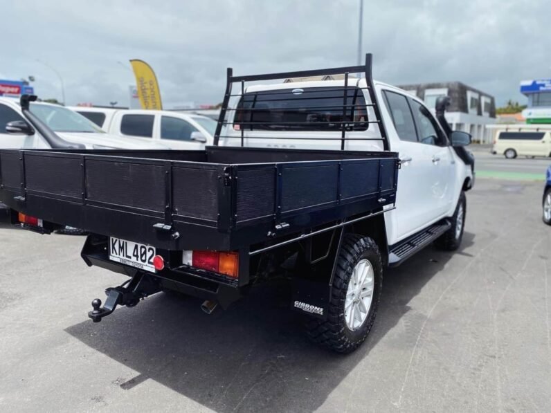 
								Toyota Hilux 2017, 4WD, SR full									