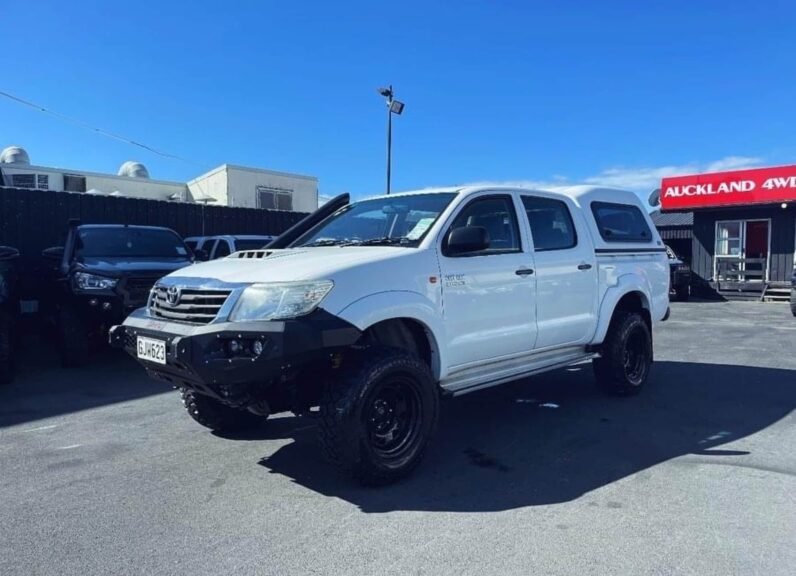 
								2012 Toyota Hilux full									