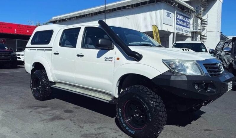 
								2012 Toyota Hilux full									