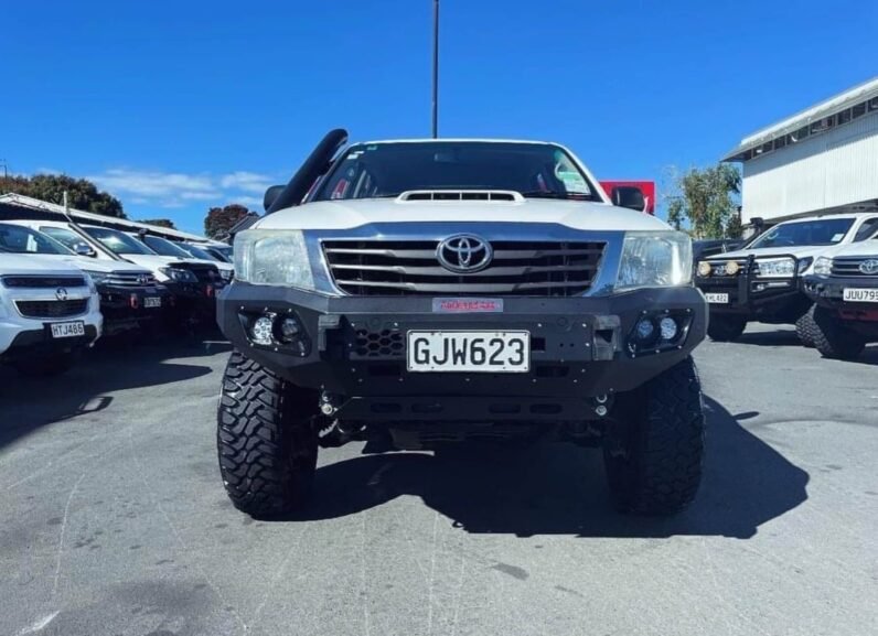 
								2012 Toyota Hilux full									
