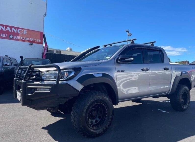 
								Toyota Hilux 2016 full									