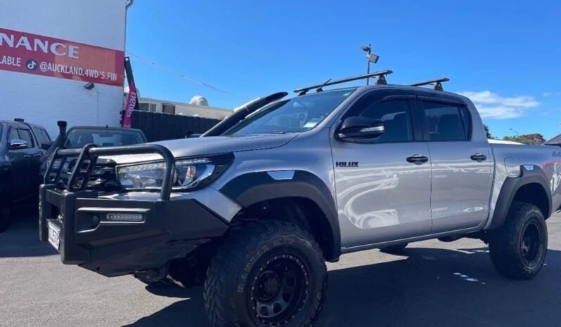 
								Toyota Hilux 2016 full									