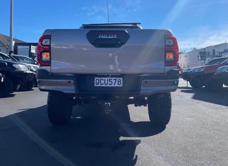 
								Toyota Hilux 2016 full									