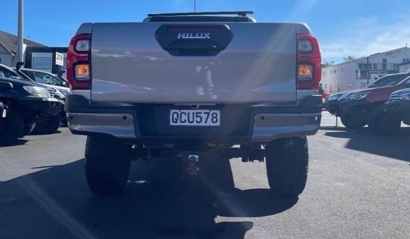 
								Toyota Hilux 2016 full									