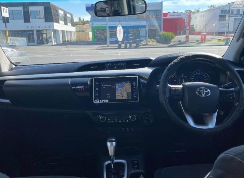 
								Toyota Hilux 2016 full									