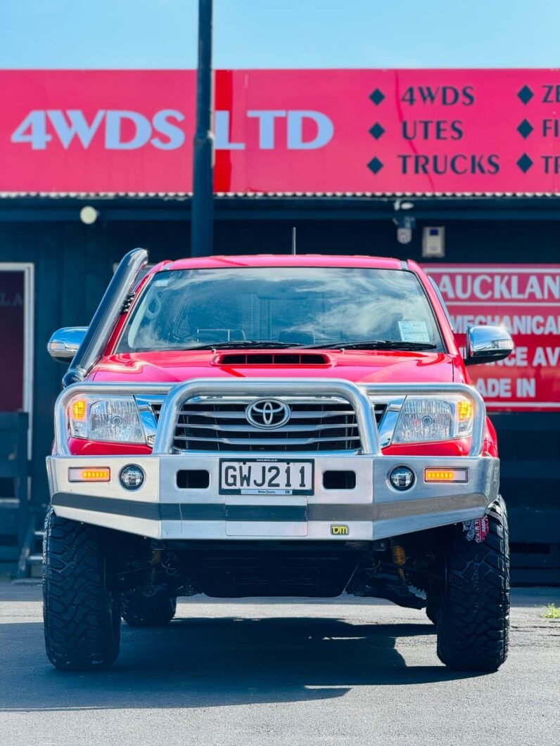 
								2013 Toyota Hilux SR5 full									