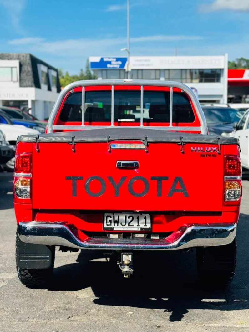 
								2013 Toyota Hilux SR5 full									