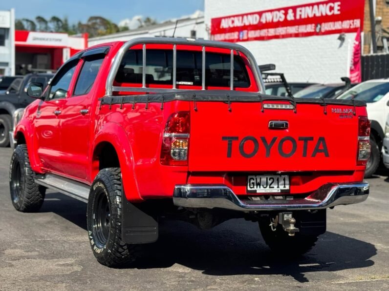 
								2013 Toyota Hilux SR5 full									