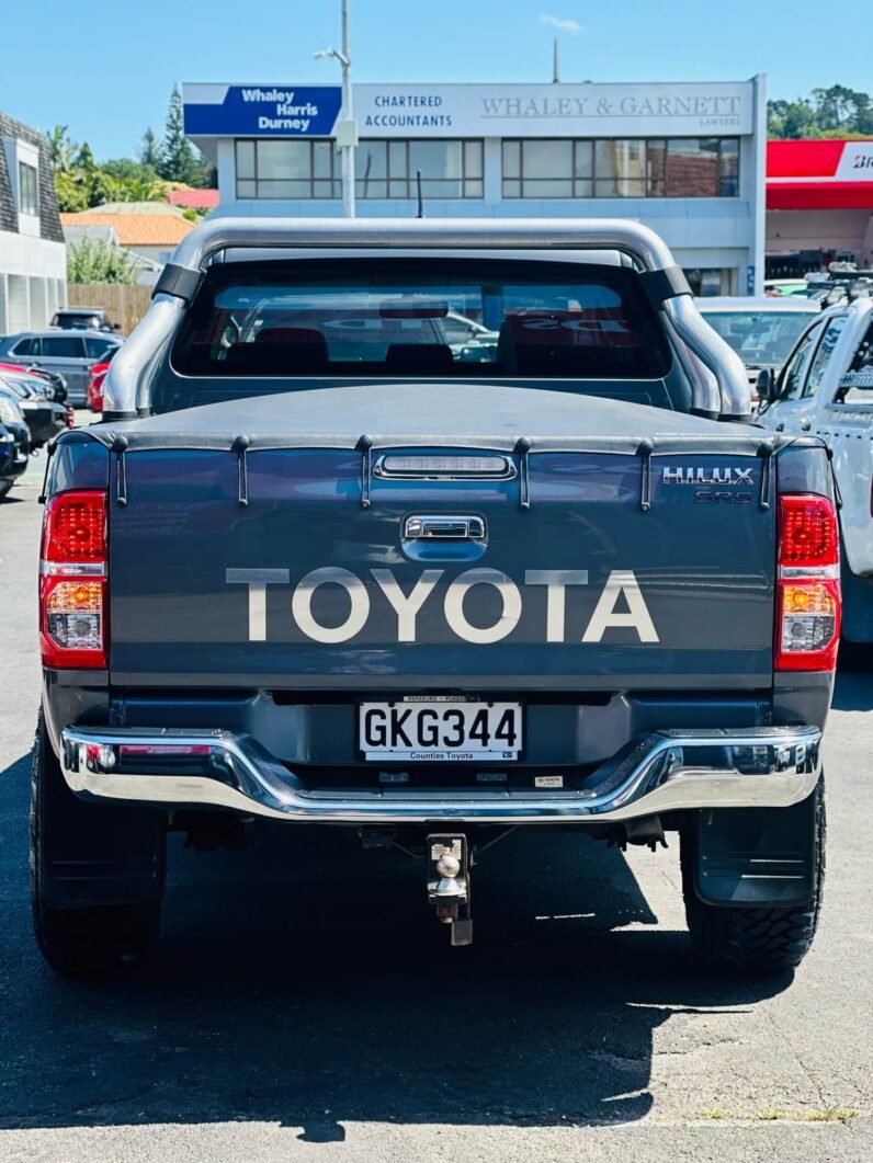 
								2012 Toyota Hilux SR5 full									