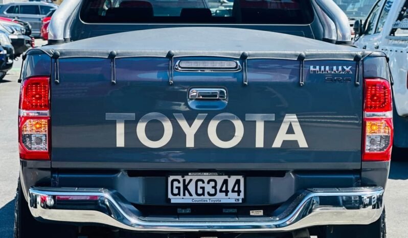 
								2012 Toyota Hilux SR5 full									