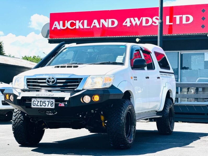 
								2012 Toyota Hilux full									