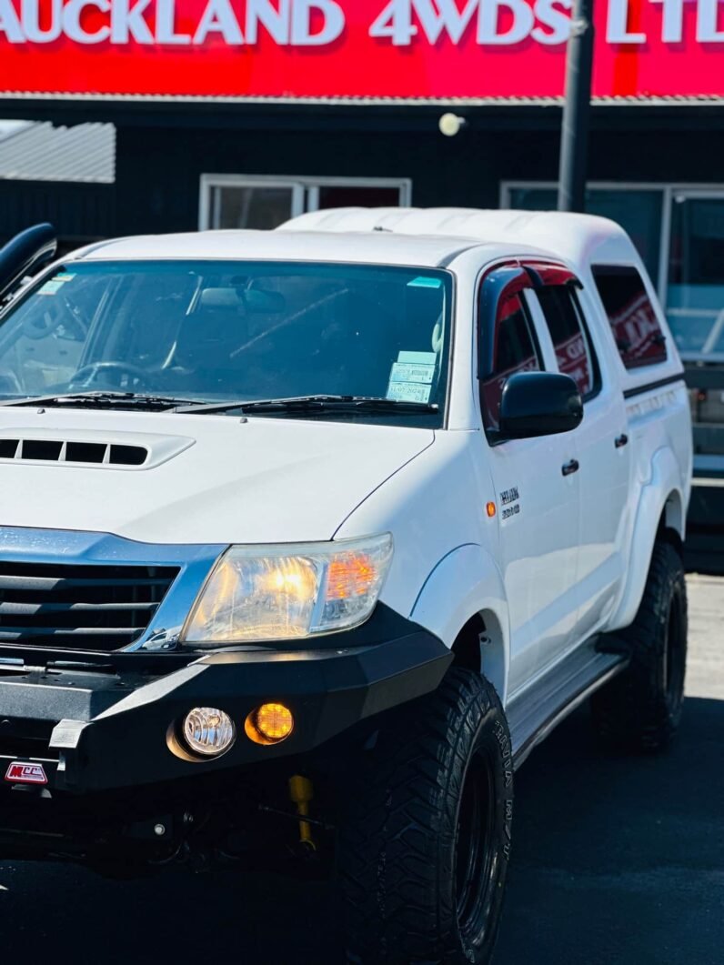
								2012 Toyota Hilux full									