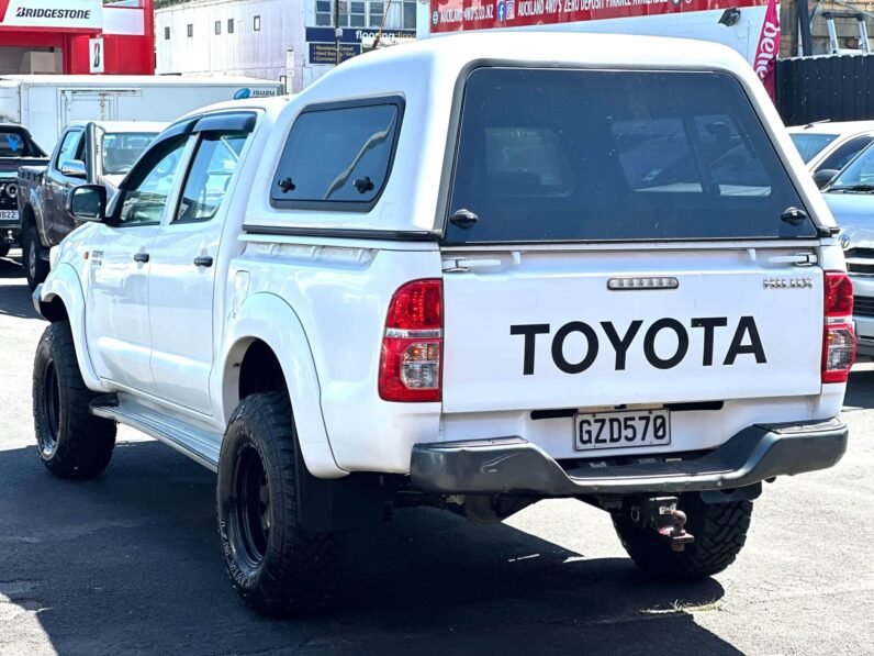 
								2012 Toyota Hilux full									